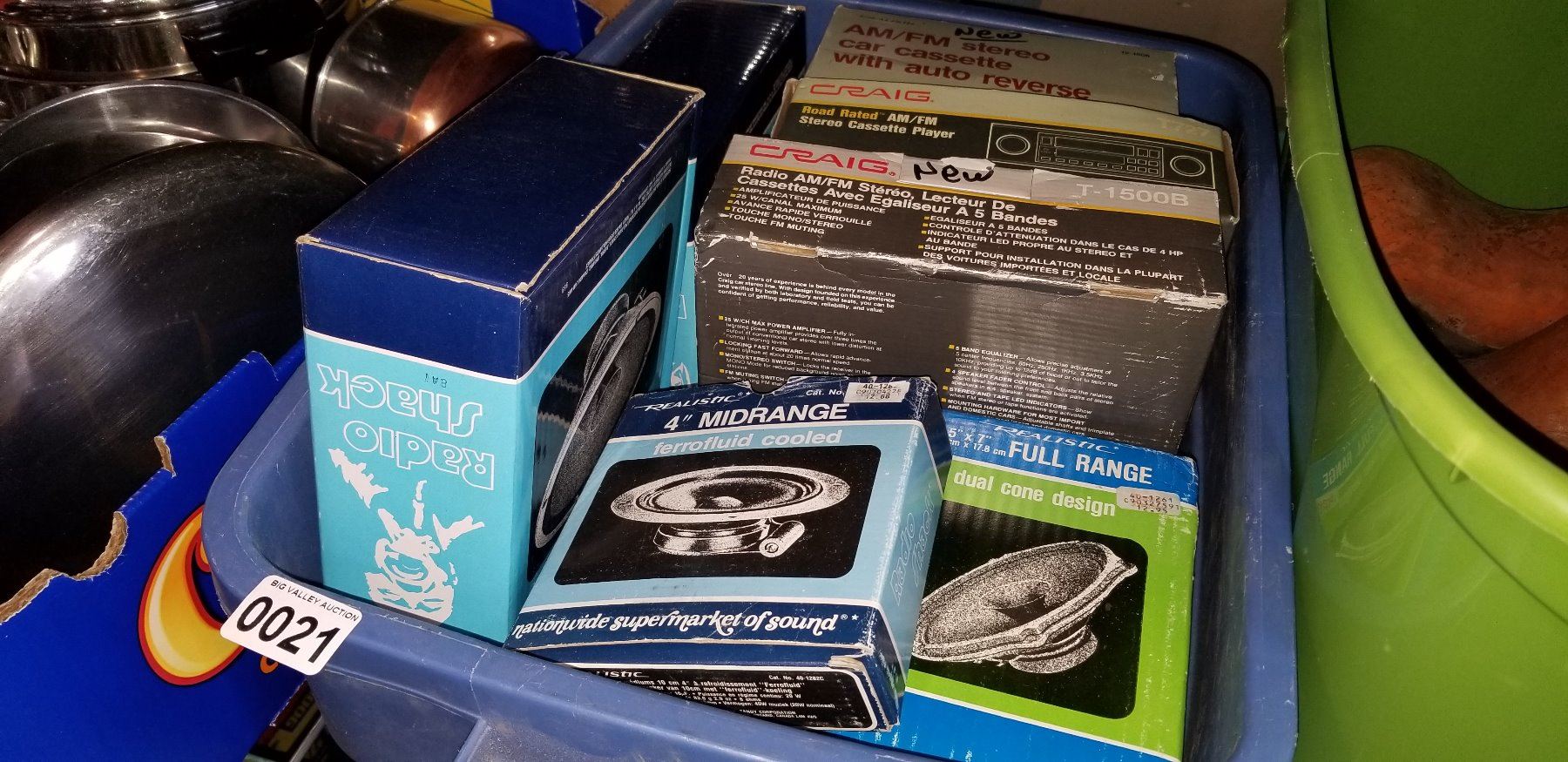 TOTE OF NEW SPEAKERS AND CAR AUDIO DECKS - Big Valley Auction
