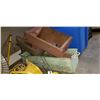 Image 1 : 3 DECORATIVE PLANTERS