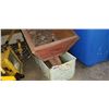 Image 3 : 3 DECORATIVE PLANTERS