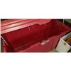 Image 2 : SPORT TOTE LIDDED BOX