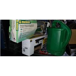 2 IN BOX SPRINKERS AND 2 WATERING CANS