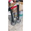 Image 1 : 2 STANCHIONS