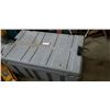 Image 1 : 17 1/2 X 24 X 39 HEAVY DUTY ROLLING LOCKABLE BOX
