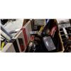 Image 2 : BOX OF AUTOMOTIVE ACCESSORIES