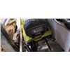 Image 2 : RYOBI 40-VOLT CHARGER AND BATTERY