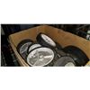 Image 2 : BOX OF WHEELS AND 3 DRAWER ORGANIZER