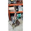 Image 1 : 2 BUNDLES OF SMALL TOOLS AND 2 BUNDLES OF GARDEN TOOLS