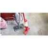Image 2 : SHARK STEAM VAC AND SWIFFER STYLE