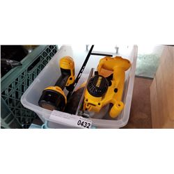 DEWALT COMBO KIT W. CHARGER AND BATTERY - WORKING