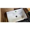 Image 1 : LARGE WHITE URBAN SINK