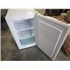 Image 2 : DANBY DESIGNER STAND-UP FREEZER