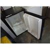 Image 2 : LABAT BLUE BAR FRIDGE DANBY DESIGNER