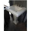 Image 1 : PORCELAIN PEDESTAL SINK AMERICAN STANDARD