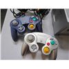 Image 2 : NINTENDO GAME CUBE W/ 2 CONTROLLERS AND CORD
