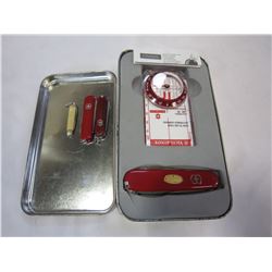 VICTORINOX SWISS ARMY KNIFE AND 3 OTHER KNIVES