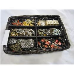 WICKER TRAY OF JEWELERY