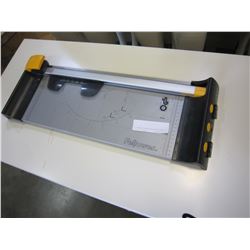 FELLOWES ELECTRON PAPER CUTTER