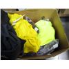 Image 2 : LOT OF NEW JEANS AND SHIRTS