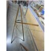 Image 2 : 2 VINTAGE WOOD EASELS