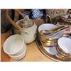 Image 4 : SHELF LOT OF ASAIN TEA SET AND VASE