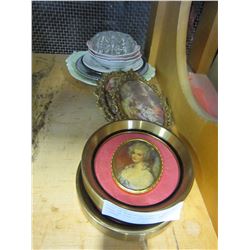 MADE IN MONTREAL CAMEOS AND MADE IN ITALY PICTURES AND PLATES