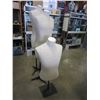 Image 1 : 3 TORSO MANNEQUINS ON STANDS