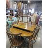 Image 3 : MAPLE DINING TABLE W/ 2 LEAFS AND 5 CHAIRS