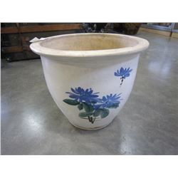 1 EASTERN PAINTED VASE