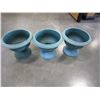 Image 1 : 3 11" PLASTIC GREEN PEDESTAL PLANTERS