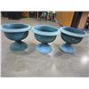 Image 2 : 3 11" PLASTIC GREEN PEDESTAL PLANTERS