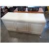 Image 1 : LARGE WHITE STORAGE BENCH