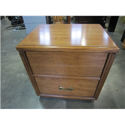 KROEHLER 2 DRAWER NIGHTSTAND