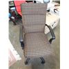 Image 2 : ROLLING OFFICE CHAIR