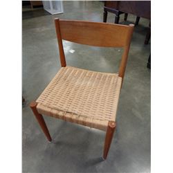 WOVEN CHAIR