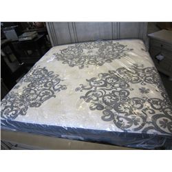 KINGSIZE SIMMONS BEAUTYREST SUPREME COMFORT TOP MATTRESS