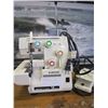 Image 1 : SINGER SERGER MERRITT LOCK 14