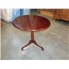 Image 1 : BOMBAY CO TILT TOP OVAL END TABLE