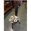 Image 1 : VINTAGE 3 LEG CHAIR
