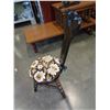 Image 2 : VINTAGE 3 LEG CHAIR