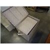 Image 2 : 2 FABRIC LAUNDRY HAMPERS