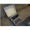 Image 1 : EVERETT TYPEWRITTER IN CASE