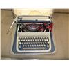Image 2 : EVERETT TYPEWRITTER IN CASE