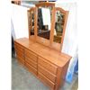 Image 2 : OAK 9 DRAWER DRESSER W/ MIRROR