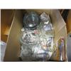Image 1 : BOX OF PYREX DISHES