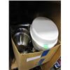 Image 1 : BOX OF STAINLESS BAR AND KITCHEN ITEMS