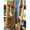 Image 3 : 4-1/2FT GIRAFFE FIGURE AND BASKET OF GIRAFFE FIGURES