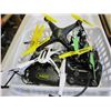 Image 2 : TRAY OF 3 DRONES W/ BATTERIES AND CHARGER