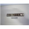 Image 2 : SINGER KNITTING MACHINE