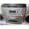 Image 2 : 5 CD CHANGER BOOKSHELF STEREO WORKING