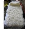 Image 1 : SHEEP SKIN AND WOOL BLANKET